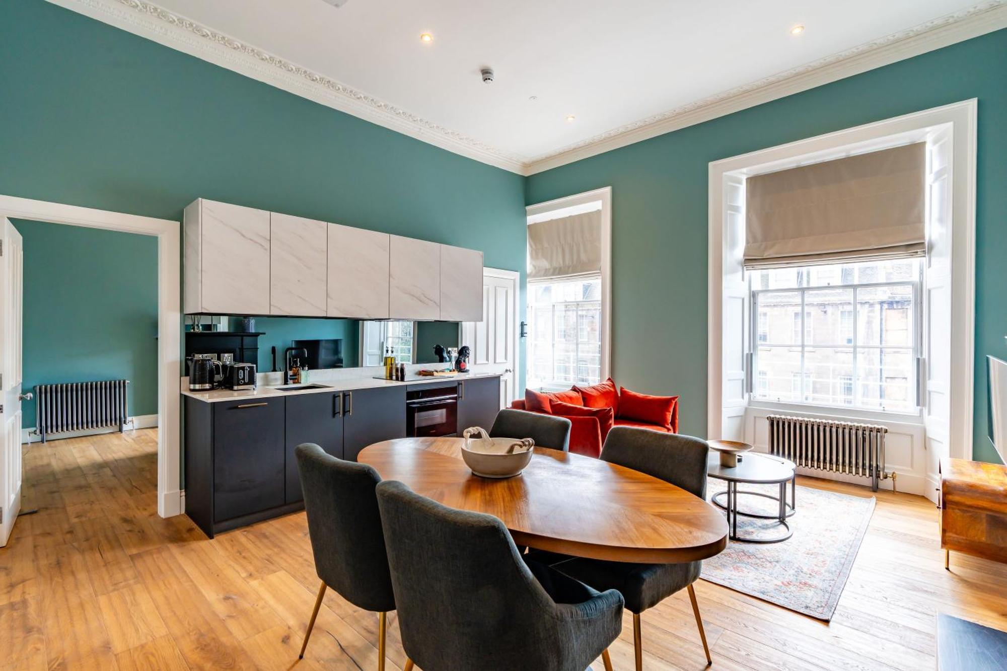 Dragon Suites Luxury Apartments At 9 Albyn Place — Photos 1